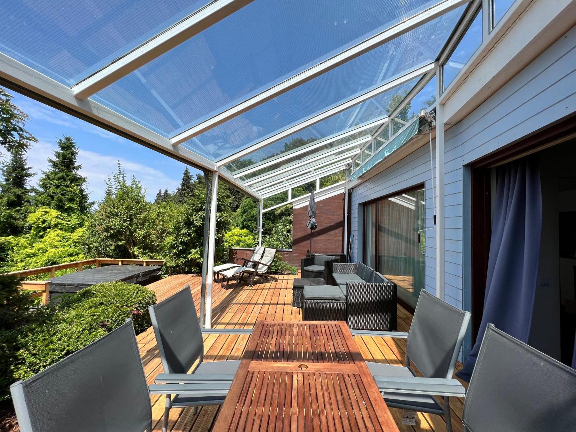 Ferienhaus Wellnesshuette Mit Aussenwhirlpool Und Herrlichem See-Und Alpenblick Uberlingen Exterior foto